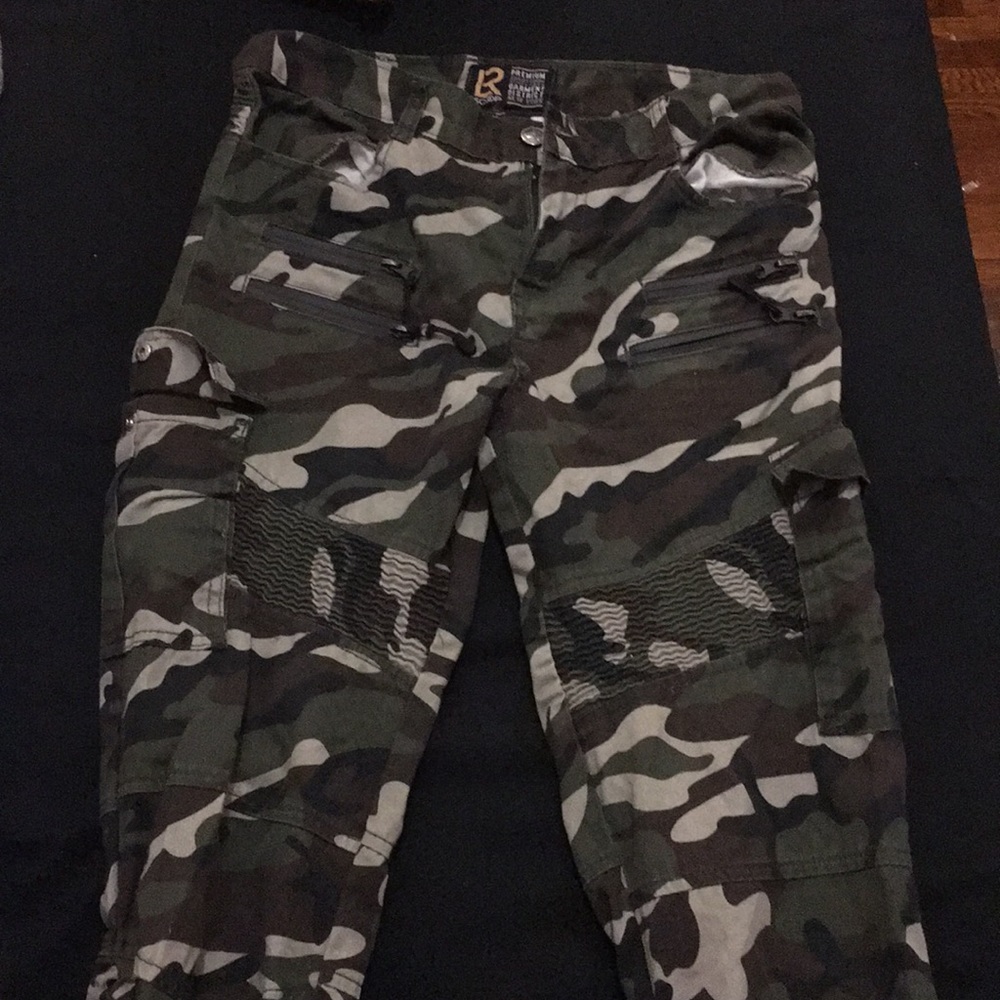 Pants - Picture 2 of 4